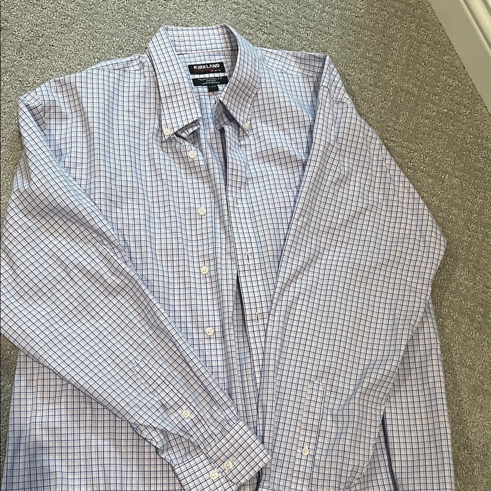 Kirkland Signature Men's Checkered Shirt in White and Blue